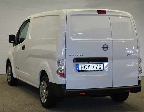Elbil vit Nissan E-NV200 stulen i Järfälla